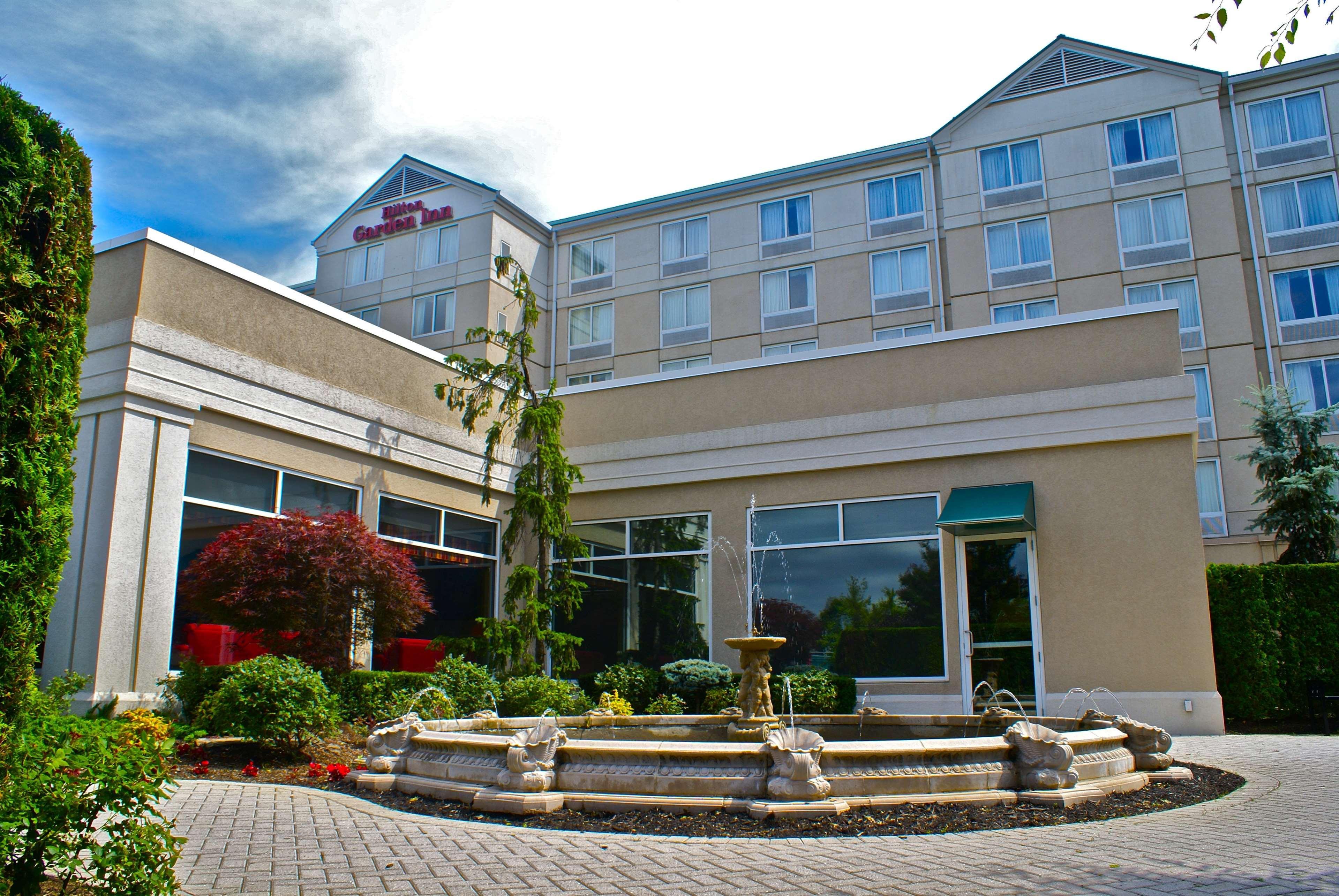 Hilton Garden Inn New York/Staten Island Exterior photo