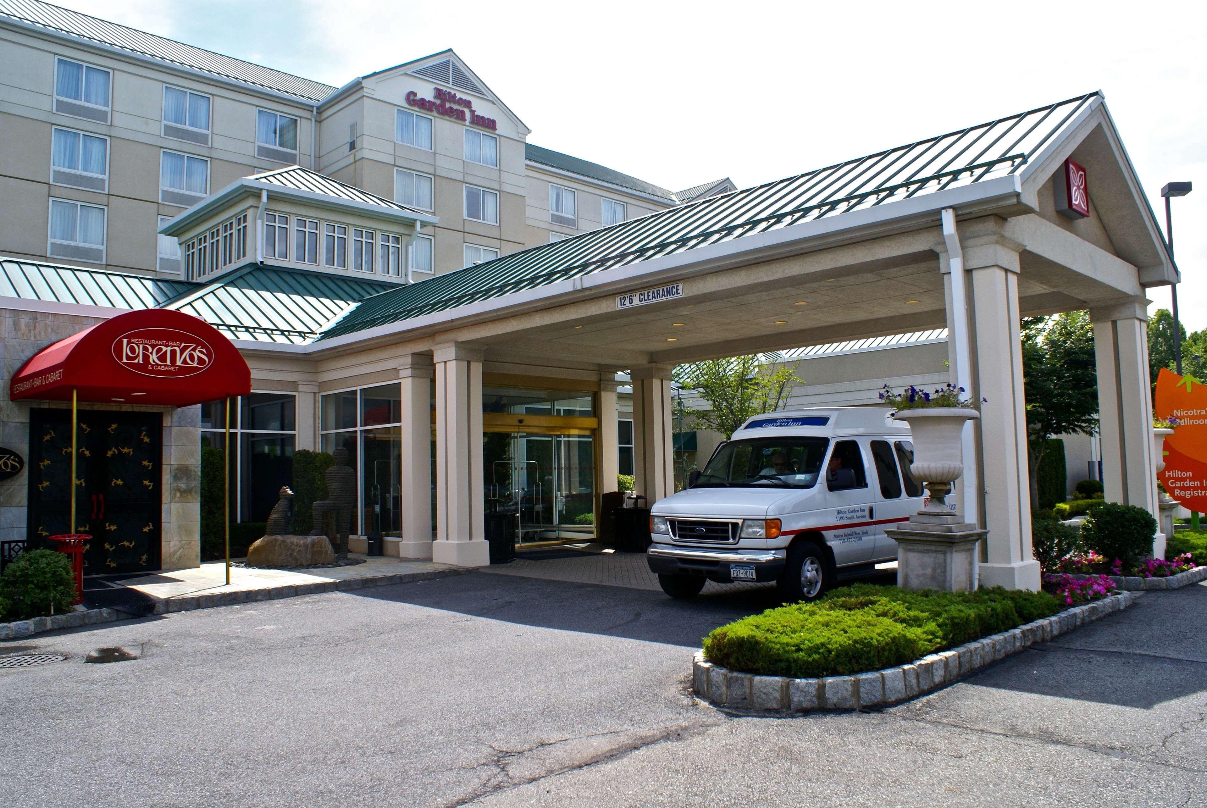 Hilton Garden Inn New York/Staten Island Exterior photo